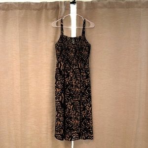 Black and tan midi dress with pockets